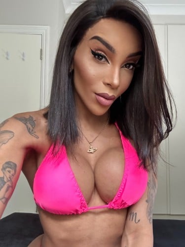 Escort trans Esther Brazilian Xxl à Nîmes