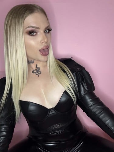 Escort trans Lenora Online à Brest