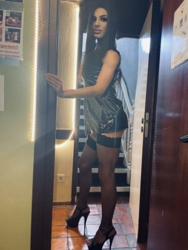 Escort trans Jessie hot à Cannes